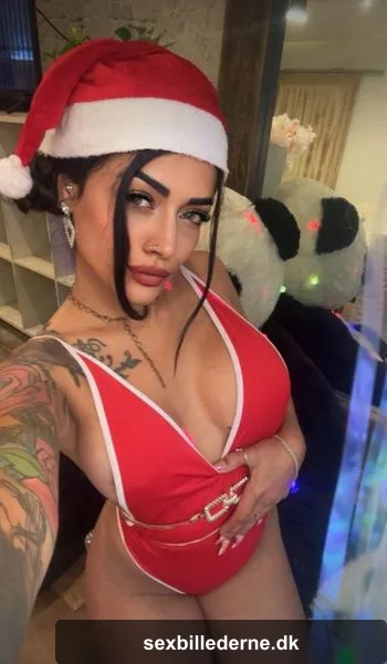 Mama noel got some presents for you 😈