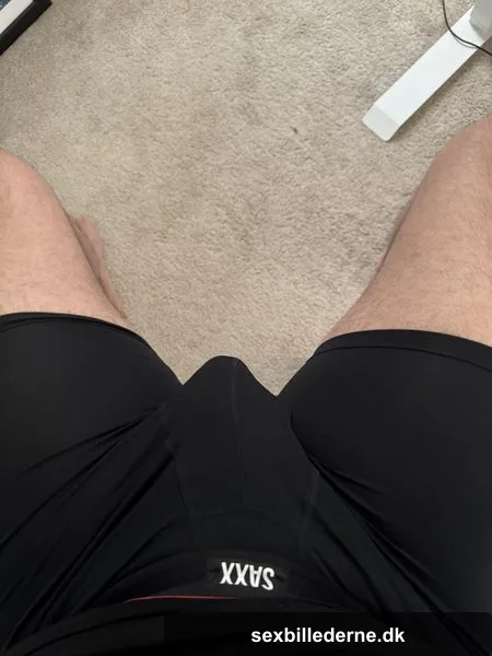34 straight bulging at desk
