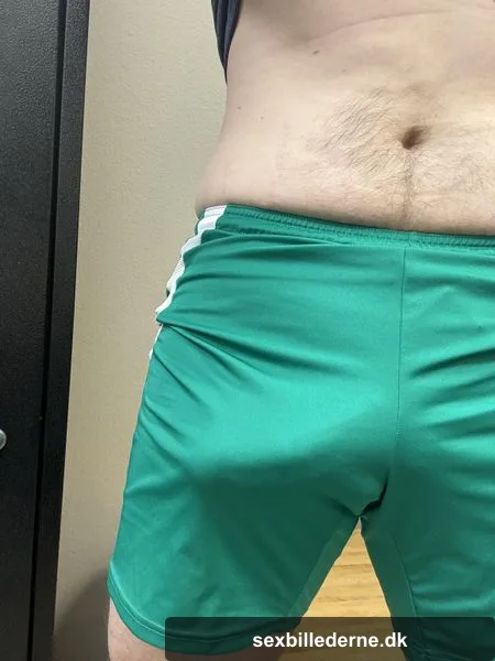 32 bi gym attire