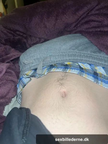 18 Bi Happy trail :P