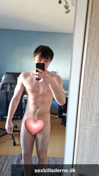 Hit me up for some good teen cock :)