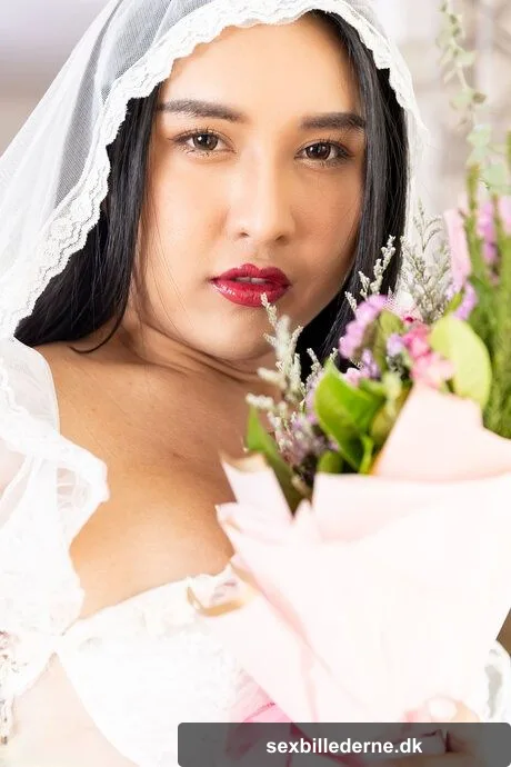 Franks TGirl World performed by Pop Hot Images
