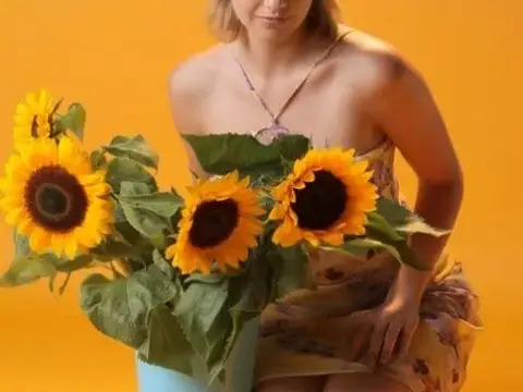 Sexy teen beauty Vienna flaunts her big tits and poses with 