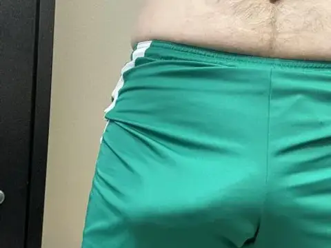 32 bi gym attire