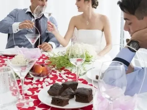 Gorgeous slender bride Cindy Shine bangs the best man while 