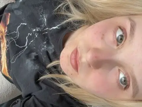 Porn Megaload performed by Lucy Lenore Hot Pictures